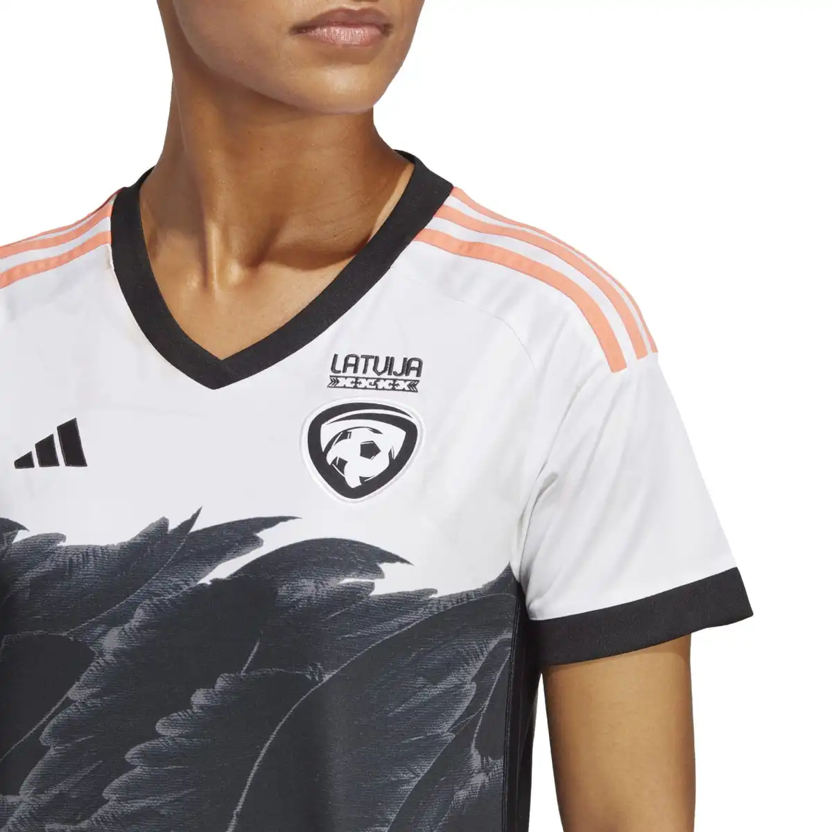 HS7536_8_APPAREL_On_Model_Detail_View_1_white.webp