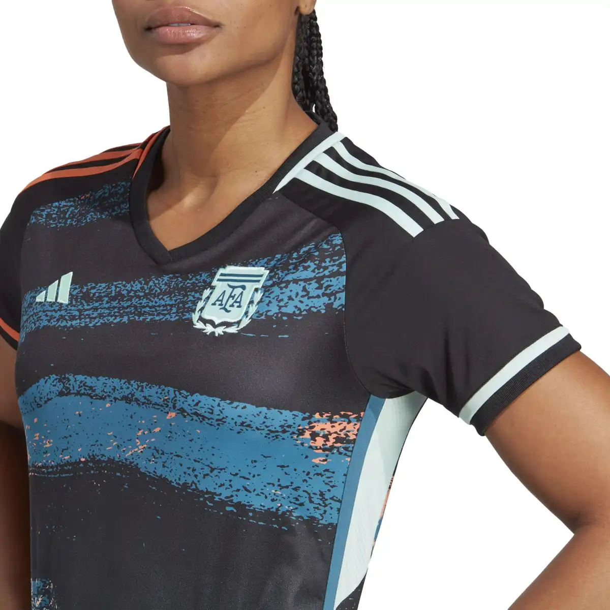 HT4228_8_APPAREL_On_Model_Detail_View_1_white.webp