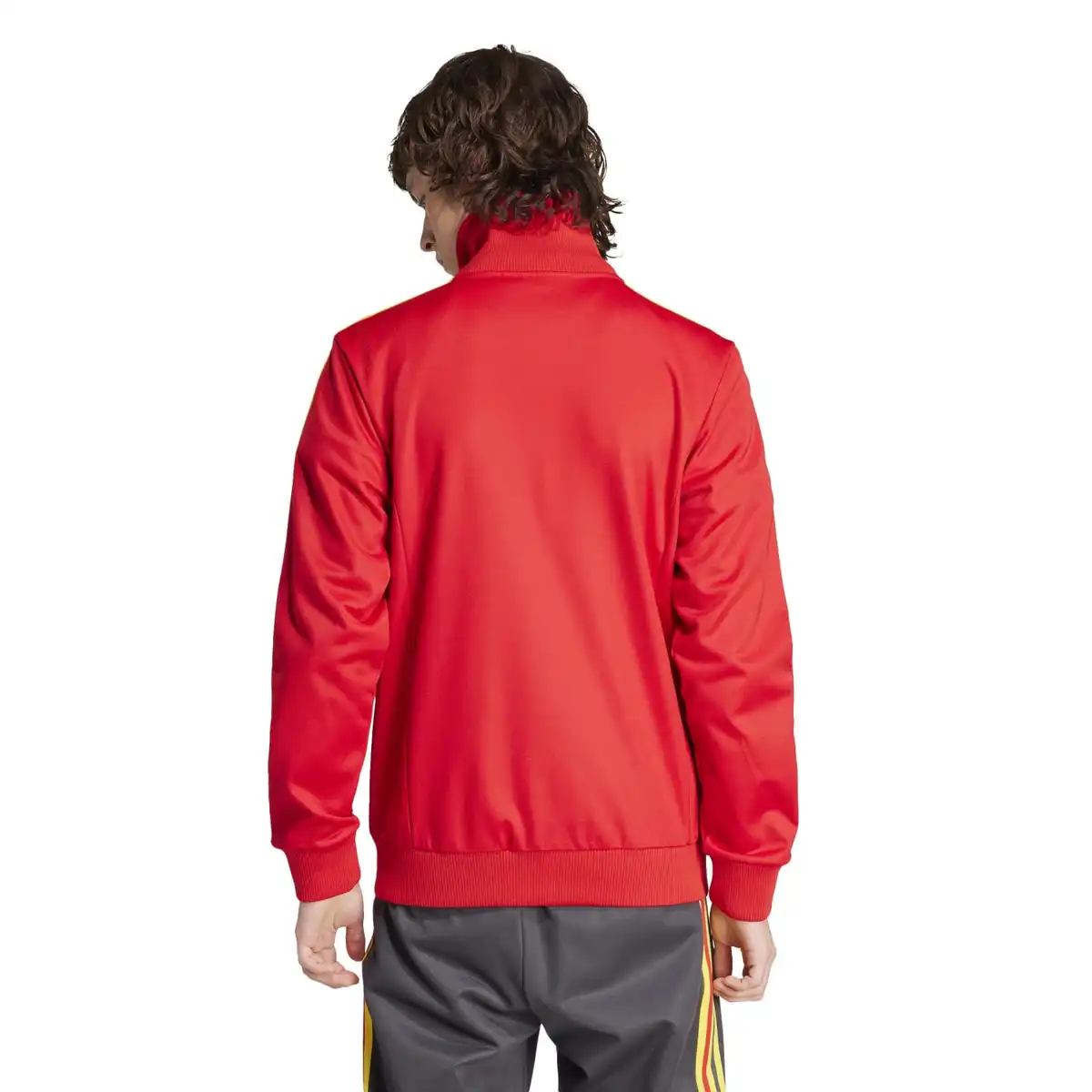 IT7801_5_APPAREL_On_Model_Back_View_white.webp