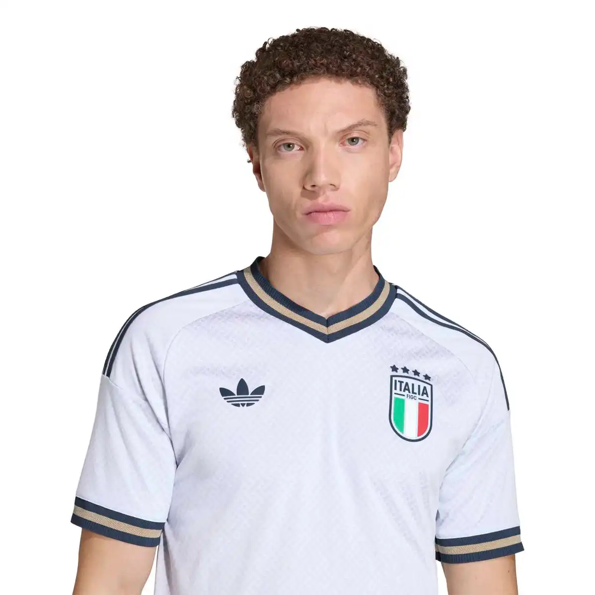 JL6938_7_APPAREL_On_Model_Detail_View_1_white.webp