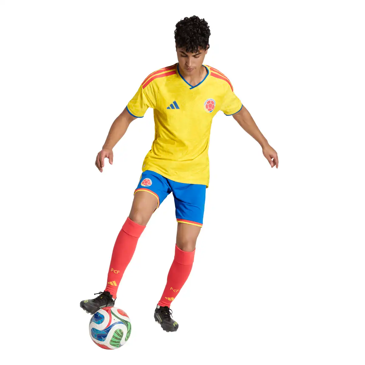 JL6971_5_APPAREL_On_Model_Walking_View_white.webp