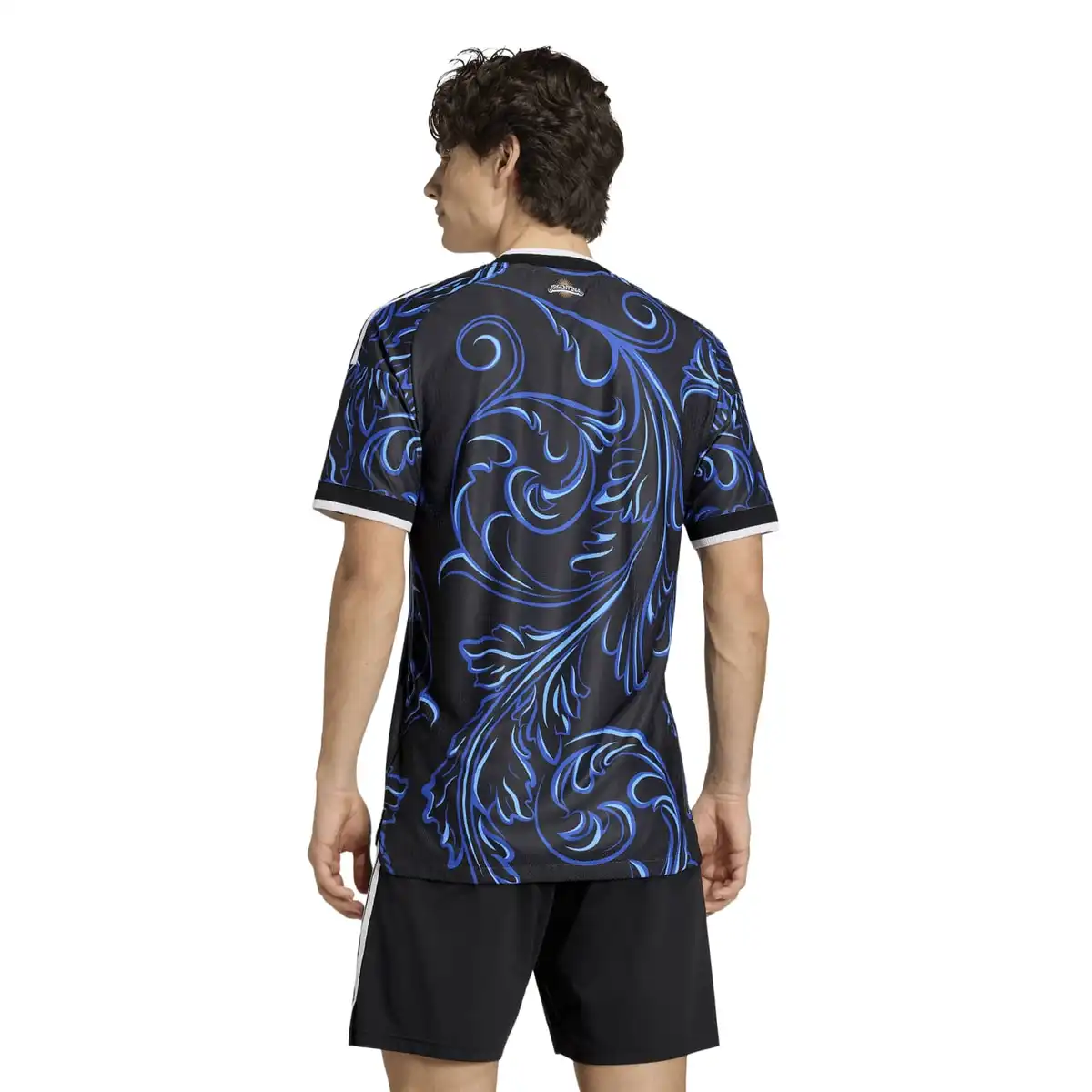 JM5901_5_APPAREL_On_Model_Back_View_white.webp