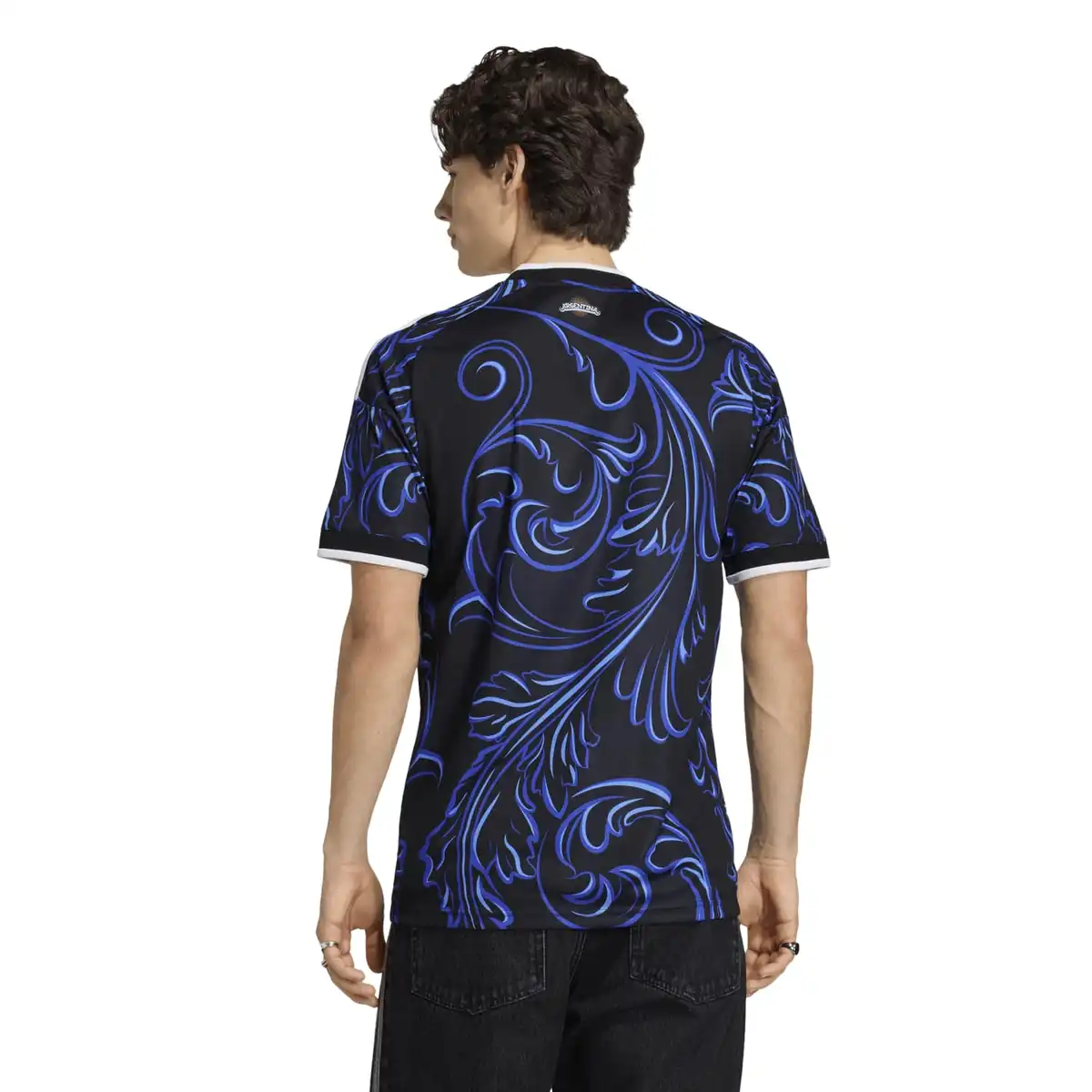 JM8395_5_APPAREL_On_Model_Back_View_white.webp