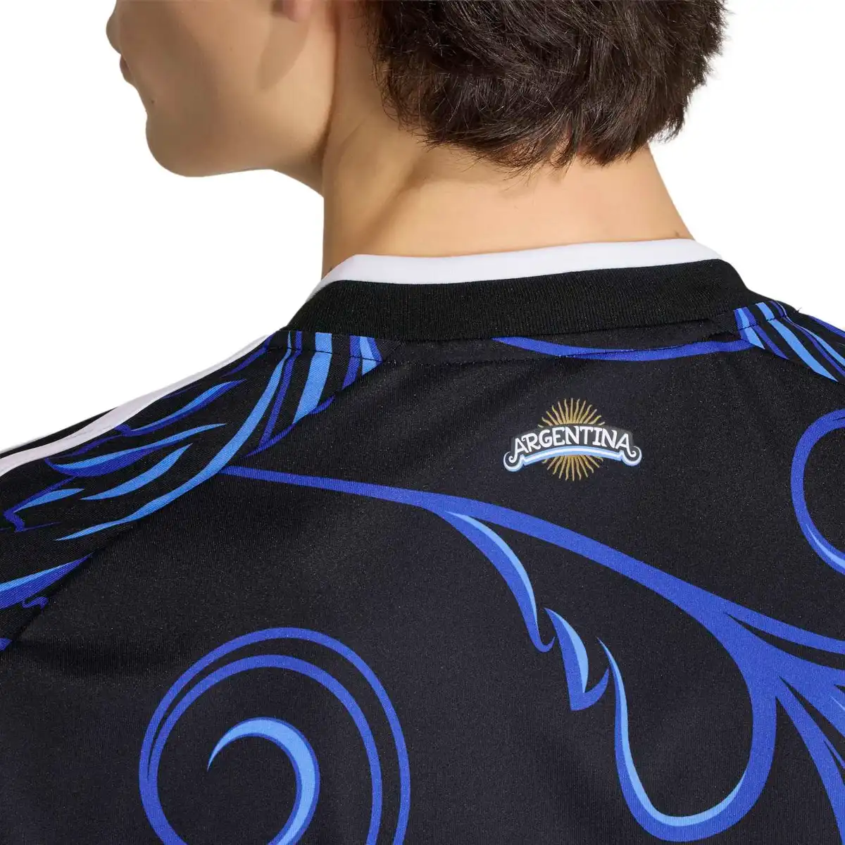 JM8395_8_APPAREL_On_Model_Detail_View_2_white.webp