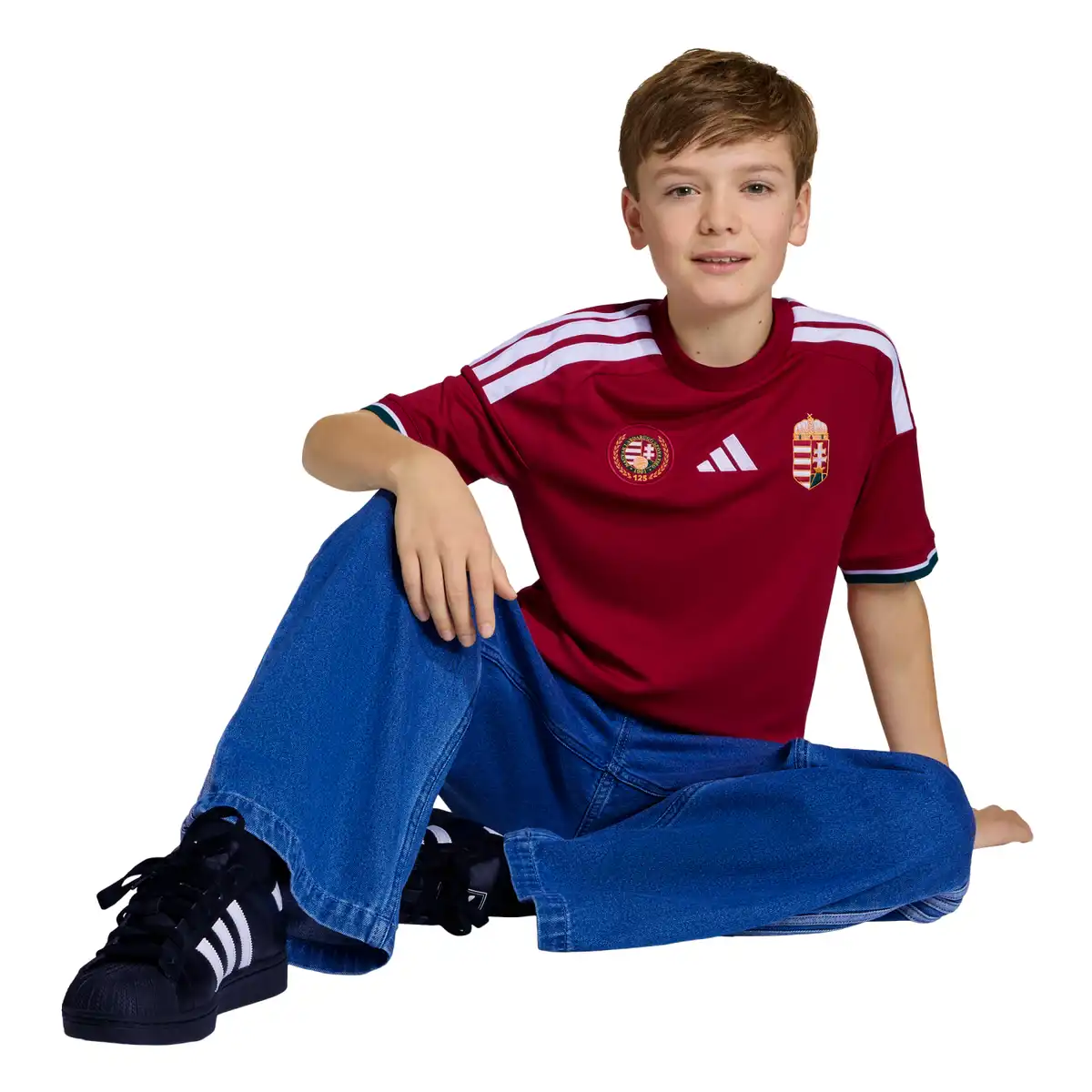 JZ6977_5_APPAREL_On_Model_Walking_View_white.webp