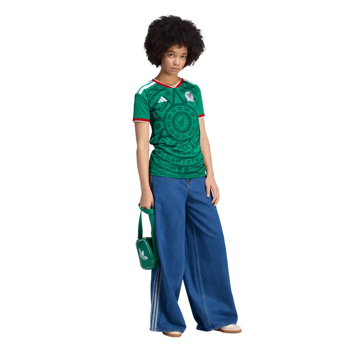 KA6060_5_APPAREL_On_Model_Walking_View_white.webp