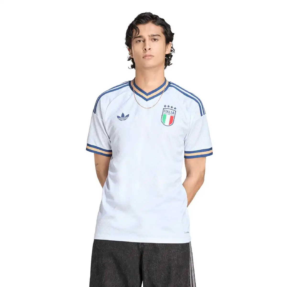 KC8704_4_APPAREL_On_Model_Standard_View_white.webp
