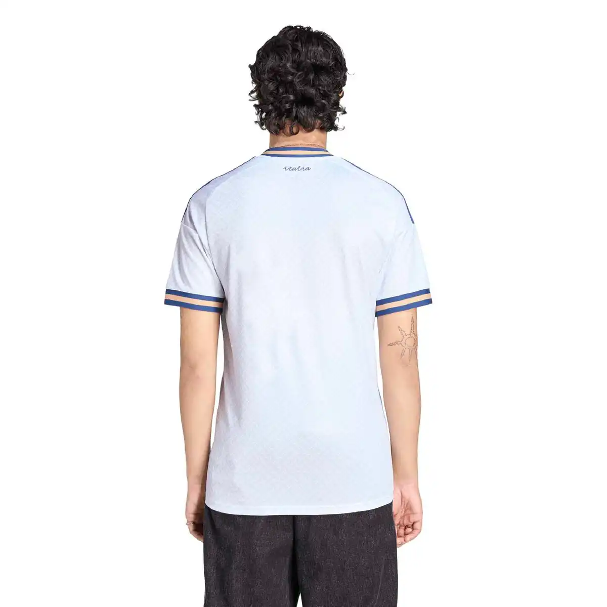 KC8704_5_APPAREL_On_Model_Back_View_white.webp