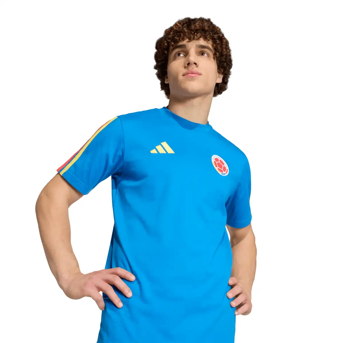KH3828_6_APPAREL_On_Model_Detail_View_1_white.webp
