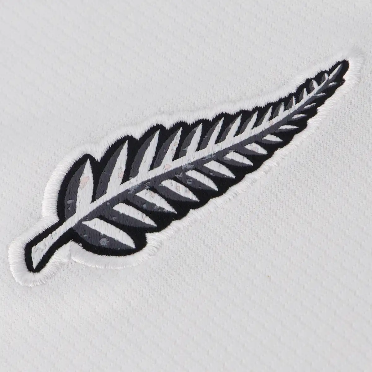 content_dam_nike_sales_multimedia_2023_6_9_4_27_Switch_Detail-Angle-PNG-1-DR4039-100.webp